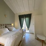 Mythos Apts Rentit