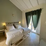 Mythos Apts Rentit