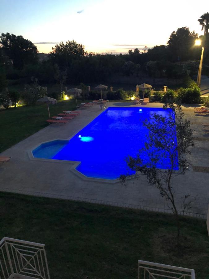 Mythos Apts Rentit Aparthotel