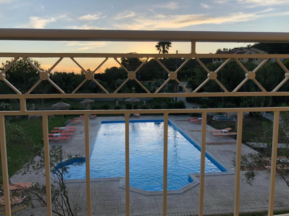 Aparthotel Mythos Apts Rentit *