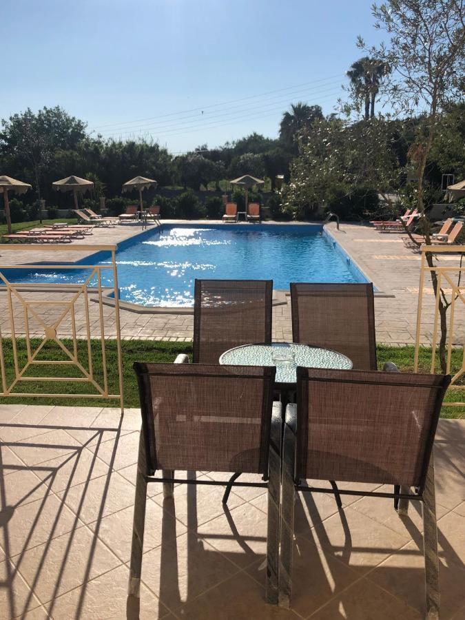 Mythos Apts Rentit Aparthotel