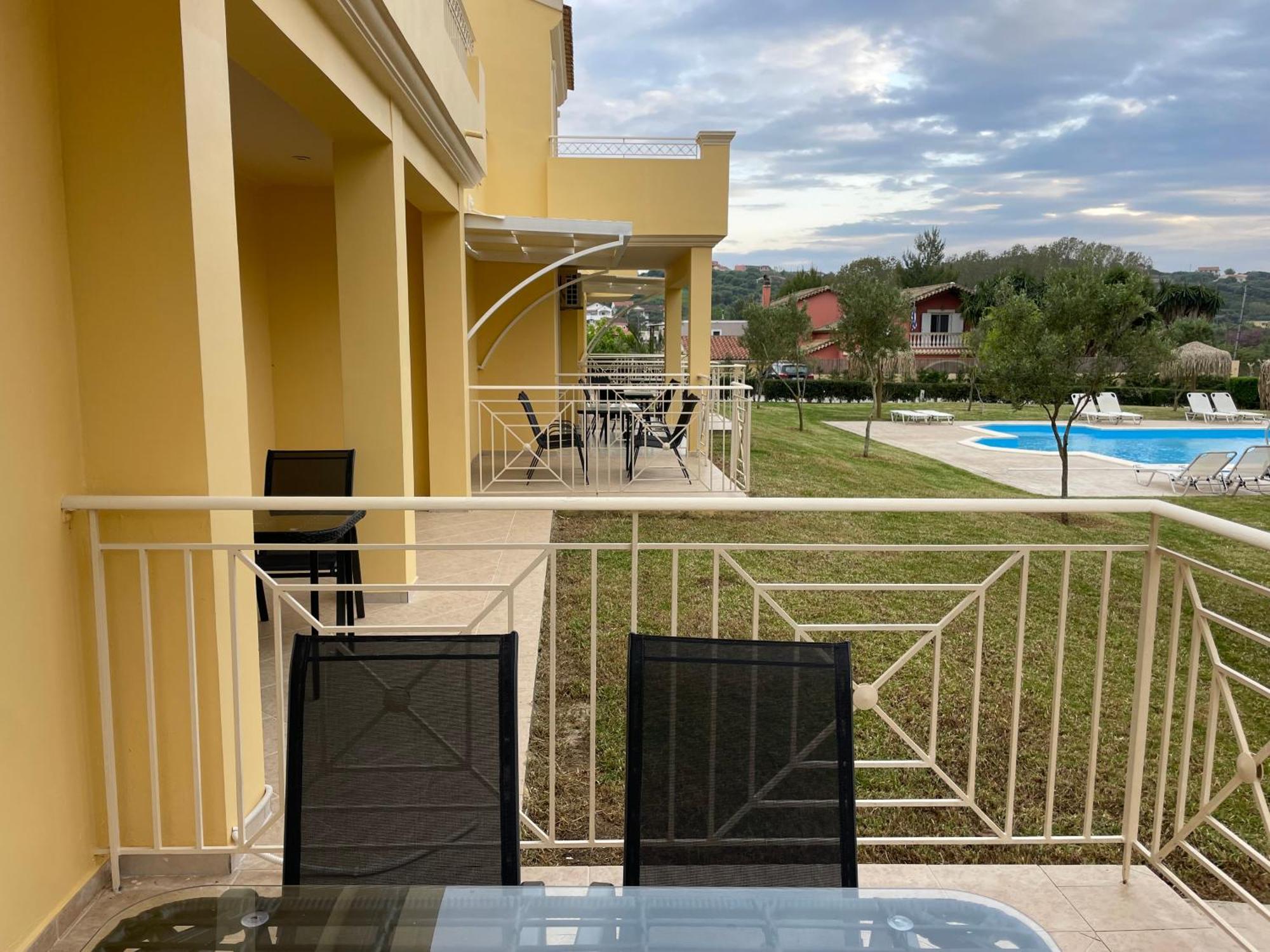 Mythos Apts Rentit Aparthotel *