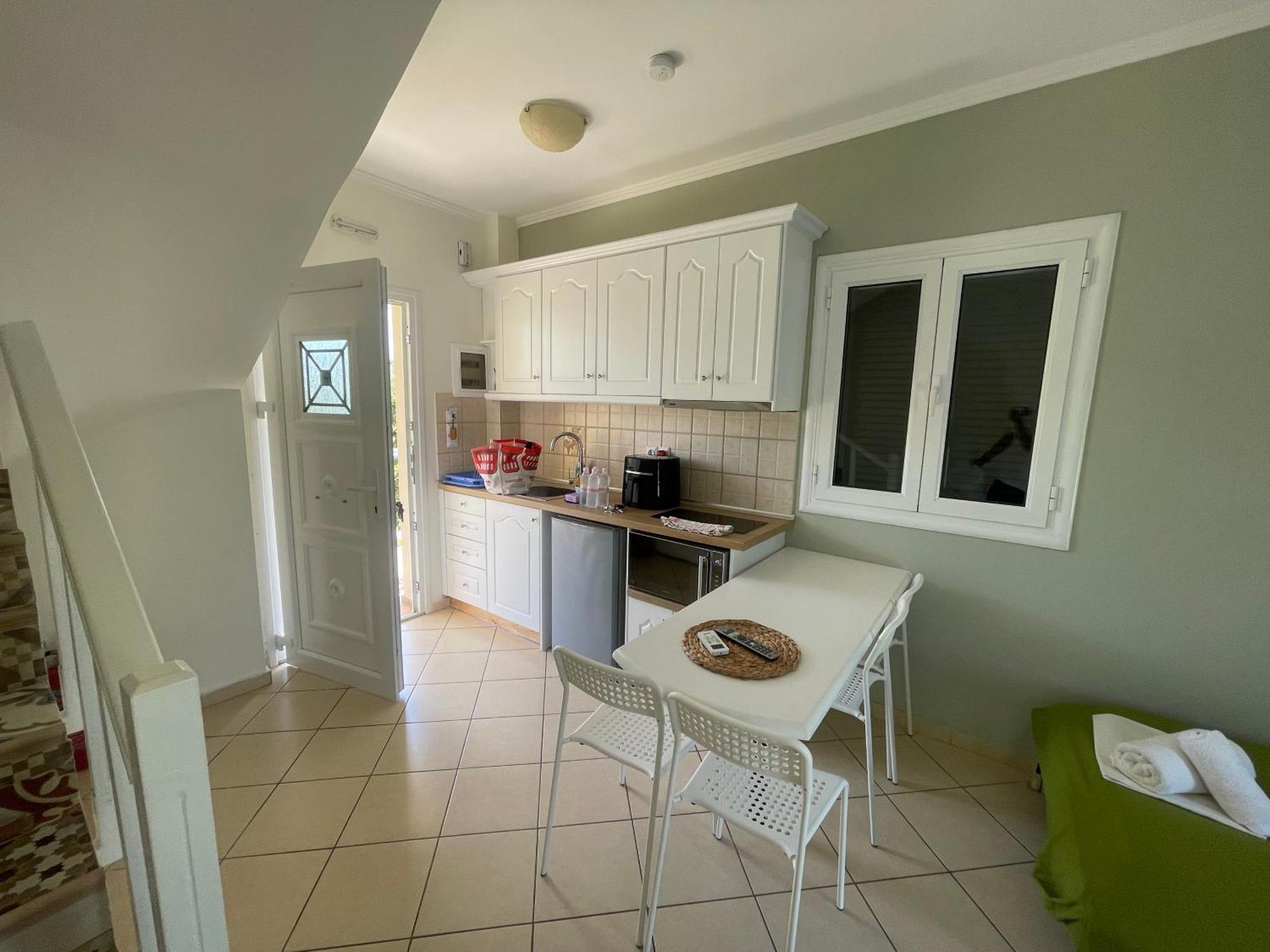 Aparthotel Mythos Apts Rentit Agios Stefanos Avliotes (Corfu)