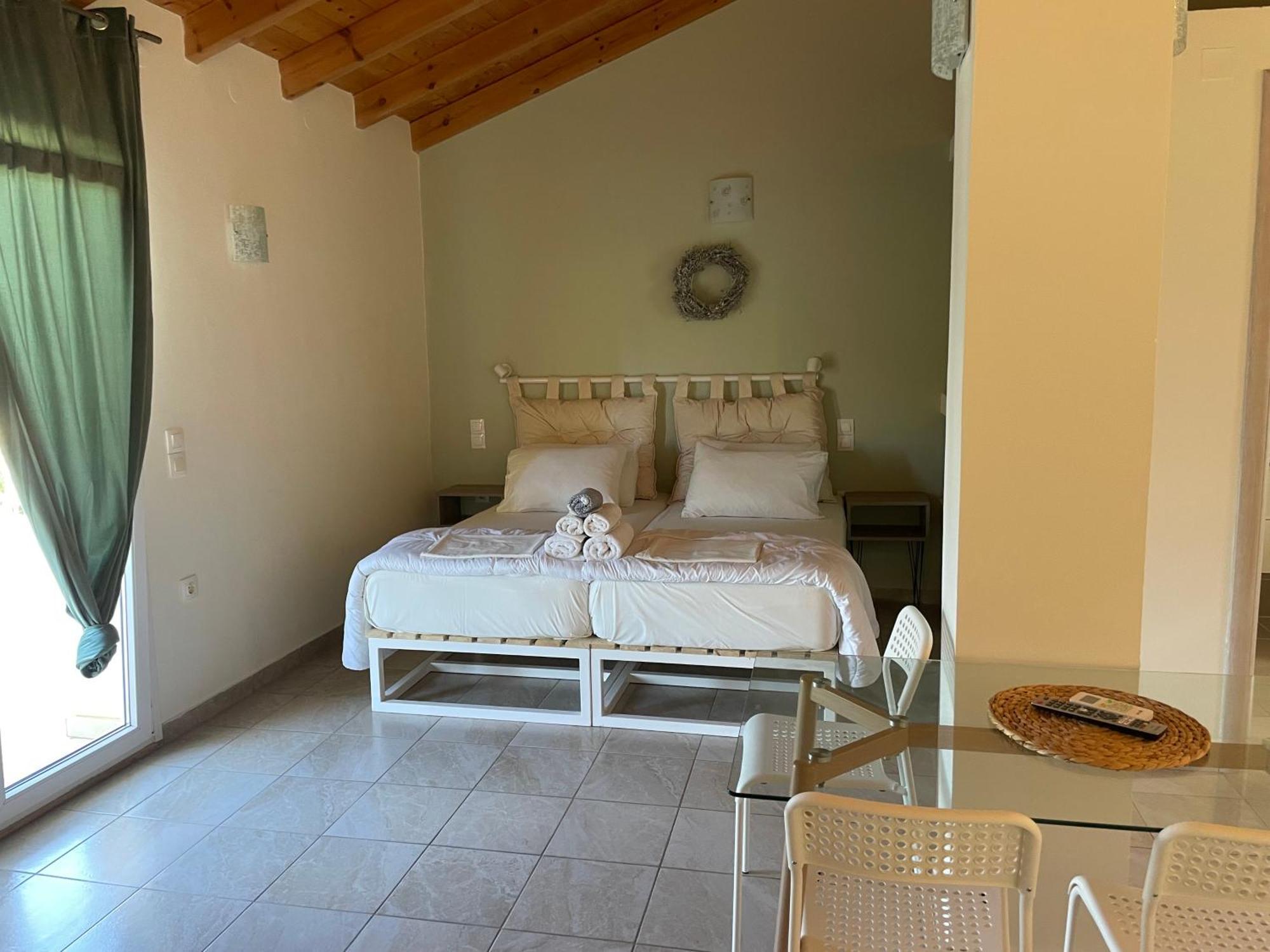 Mythos Apts Rentit Aparthotel